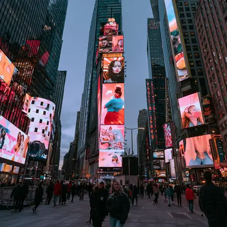 Peak Attention — Advertising photography × the ruin painting